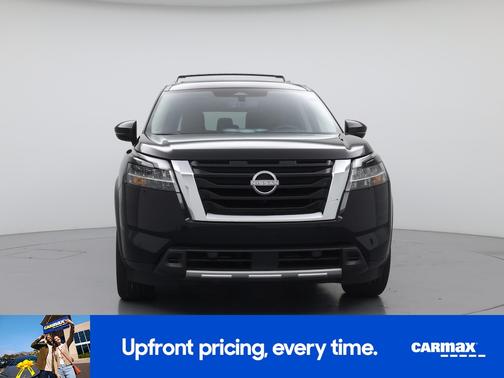 Black 2024 Nissan Pathfinder Platinum