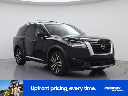 Black 2024 Nissan Pathfinder Platinum