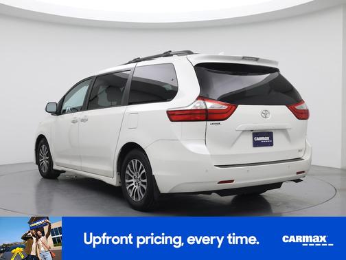 2018 Toyota Sienna XLE