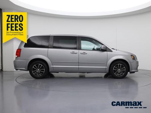 Silver 2017 Dodge Grand Caravan GT