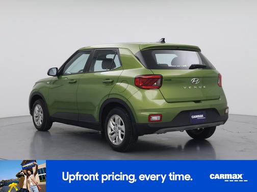 Green 2022 Hyundai VENUE SE