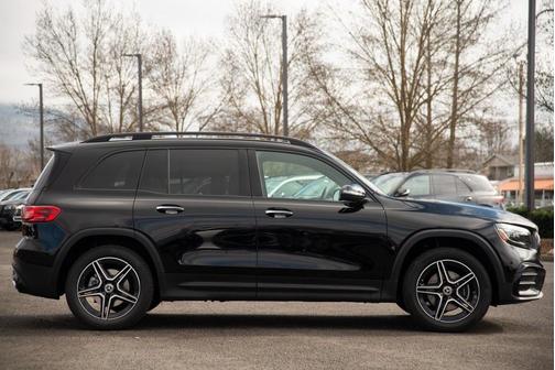 2025 Mercedes-Benz GLB 250 4MATIC