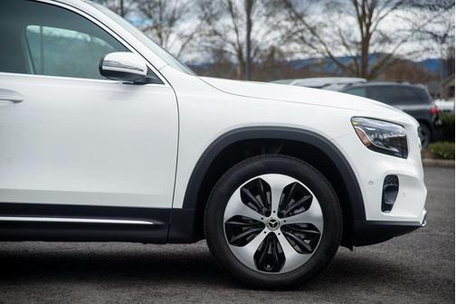 2025 Mercedes-Benz GLB 250 4MATIC