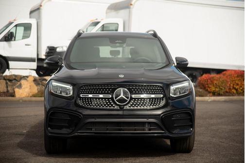 2025 Mercedes-Benz GLB 250