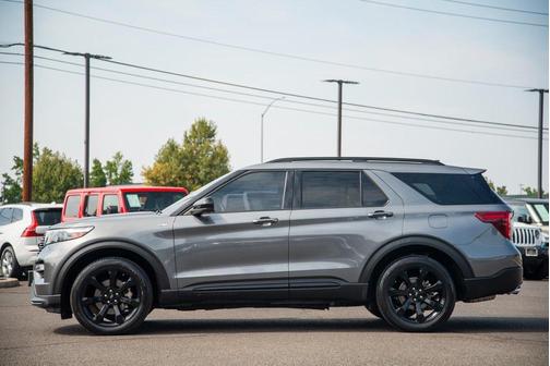 2022 Ford Explorer ST-Line