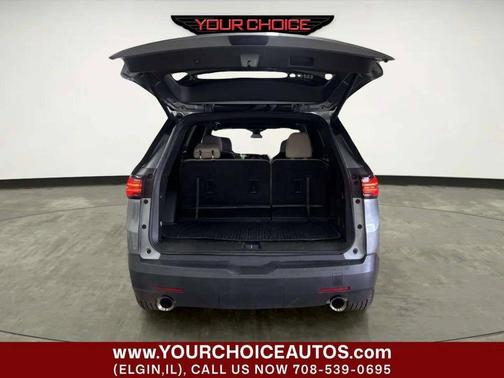 Sterling Gray Metallic 2023 Chevrolet Traverse LT Cloth
