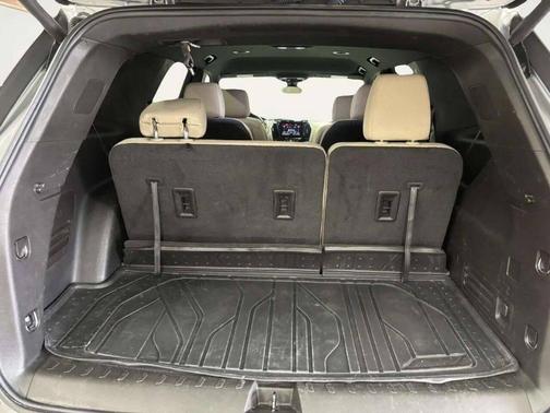 Sterling Gray Metallic 2023 Chevrolet Traverse LT Cloth