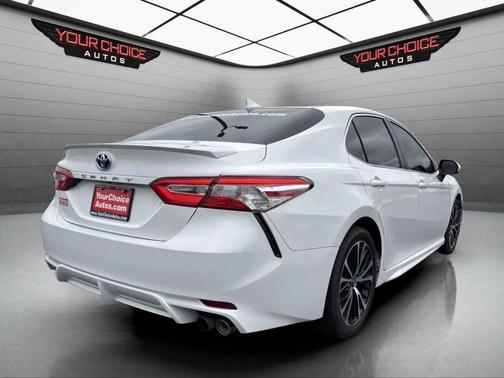 2020 Toyota Camry SE