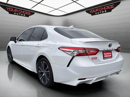 2020 Toyota Camry SE