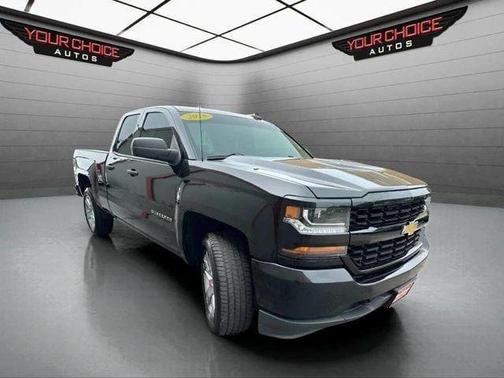 2018 Chevrolet Silverado 1500 4WD Double Cab 143.5" Custom