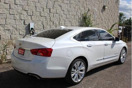 Iridescent Pearl Tricoat 2016 Chevrolet Impala 4dr Sdn LTZ w/2LZ