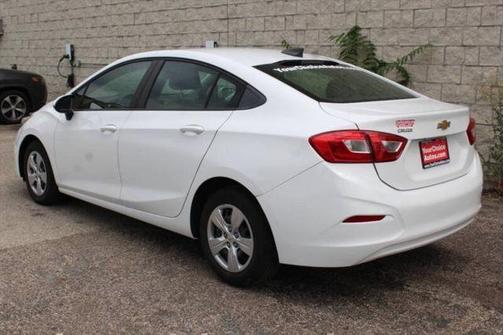 Summit White 2017 Chevrolet Cruze 4dr Sdn 1.4L LS w/1SB
