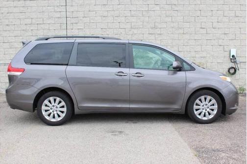 2011 Toyota Sienna XLE Limited