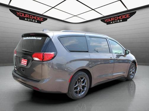 2018 Chrysler Pacifica Touring-L