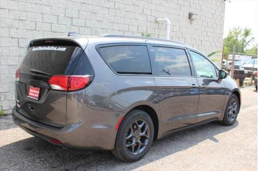 2018 Chrysler Pacifica Touring-L