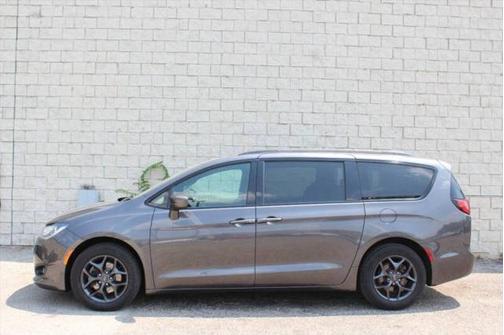 2018 Chrysler Pacifica Touring-L
