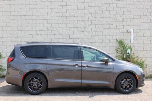 2018 Chrysler Pacifica Touring-L