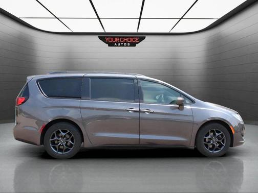 2018 Chrysler Pacifica Touring-L