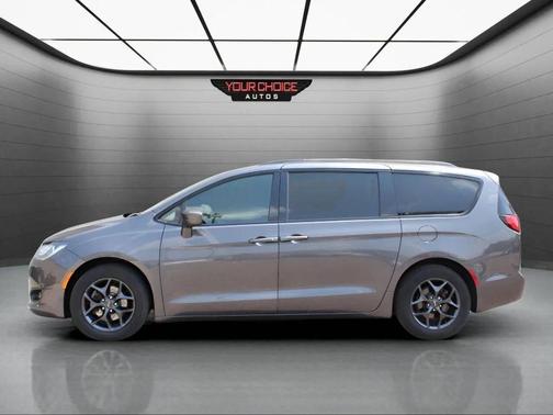 2018 Chrysler Pacifica Touring-L