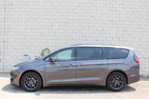 2018 Chrysler Pacifica Touring-L