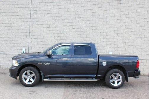 2014 RAM 1500 4WD Crew Cab 140.5" Express