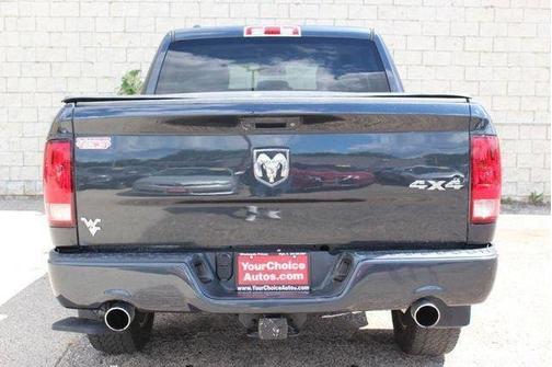 2014 RAM 1500 4WD Crew Cab 140.5" Express
