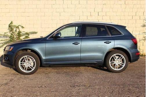 Moonlight Blue Metallic 2016 Audi Q5 quattro 4dr 2.0T Premium Plus