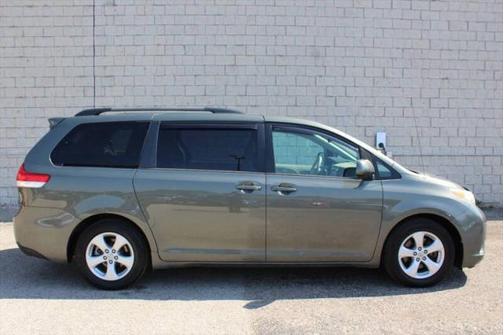 2012 Toyota Sienna LE