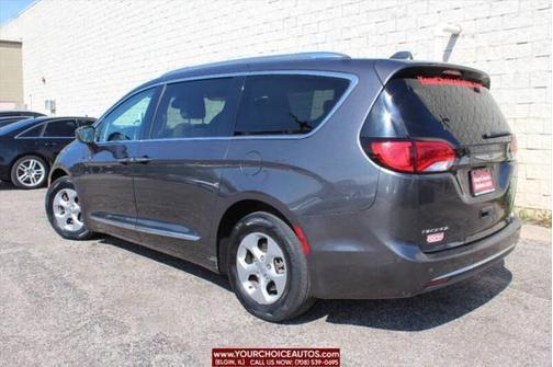 2017 Chrysler Pacifica Touring-L