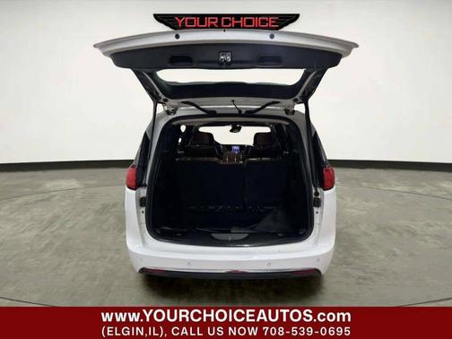 Bright White Clearcoat 2017 Chrysler Pacifica Limited