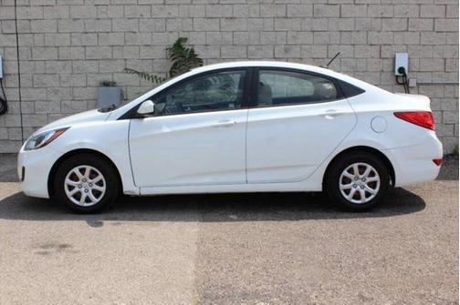 2013 Hyundai Accent SE