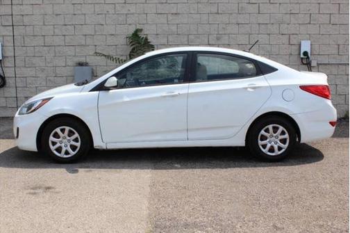 2013 Hyundai Accent SE