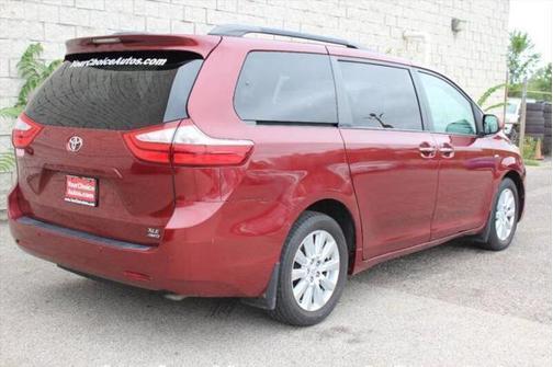 2017 Toyota Sienna XLE Premium