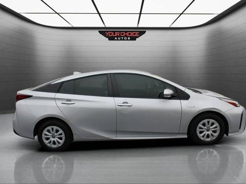 2019 Toyota Prius LE