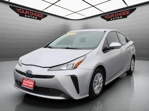 2019 Toyota Prius LE