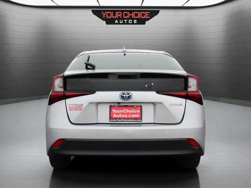 2019 Toyota Prius LE