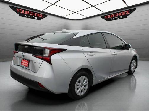 2019 Toyota Prius LE