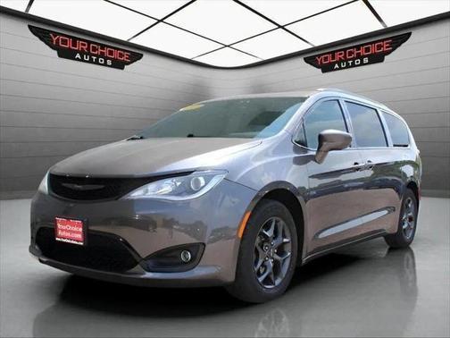 Granite Crystal Metallic Clearcoat 2018 Chrysler Pacifica Touring L FWD