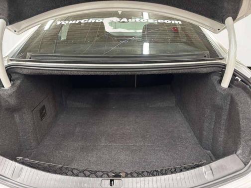 Crystal White Tricoat 2016 Cadillac XTS Luxury