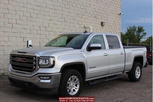 Quicksilver Metallic 2017 GMC Sierra 1500 4WD Crew Cab 153.0" SLE