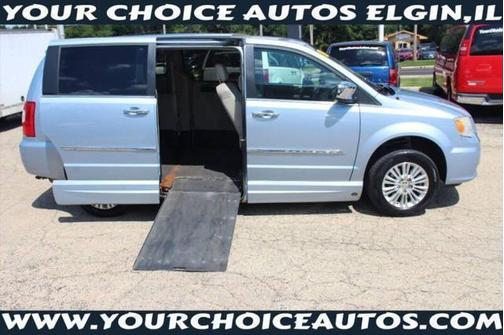 2012 Chrysler Town & Country Limited