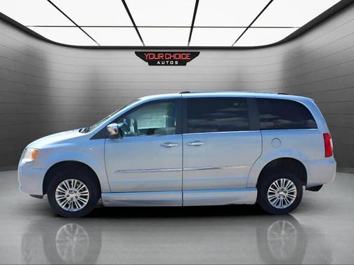 2012 Chrysler Town & Country Limited