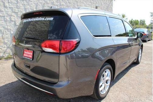 Granite Crystal Metallic Clearcoat 2017 Chrysler Pacifica Touring Plus FWD