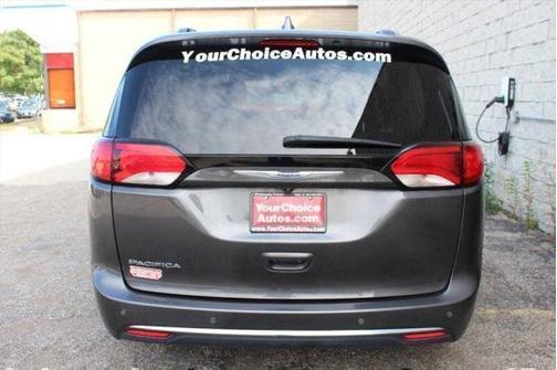 Granite Crystal Metallic Clearcoat 2019 Chrysler Pacifica Touring L Plus FWD