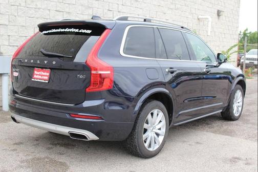 2016 Volvo XC90 T6 Momentum