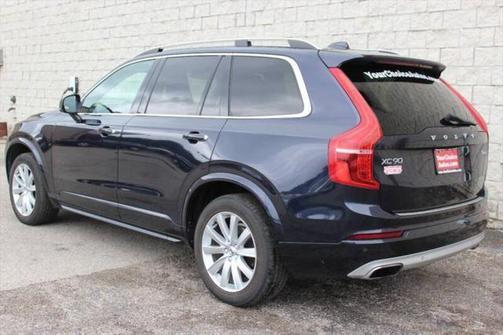 2016 Volvo XC90 T6 Momentum