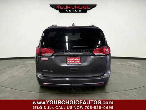 Granite Crystal Metallic Clearcoat 2019 Chrysler Pacifica Touring-L Plus