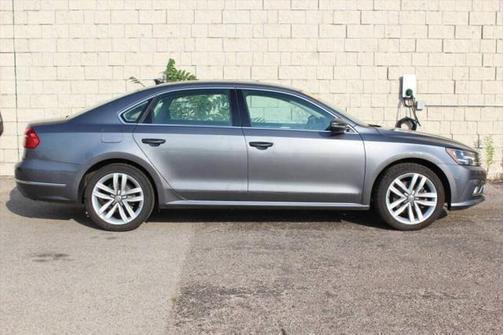 2016 Volkswagen Passat 1.8T SEL
