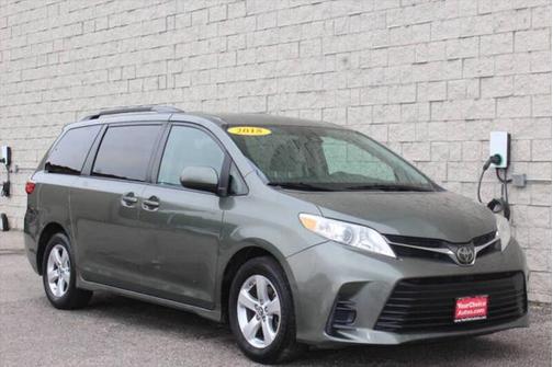 2018 Toyota Sienna LE