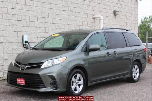 2018 Toyota Sienna LE